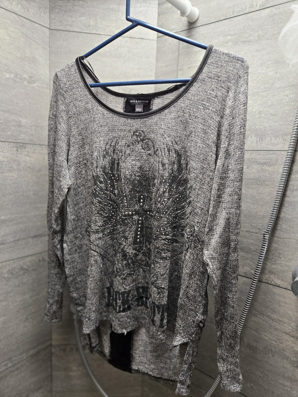 Rock & Republic Gray Marled Long-Sleeve Graphic Tee with Studded Cross